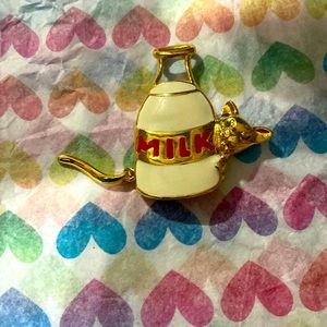 Vintage Milk Jug Cat Pin/Brooch